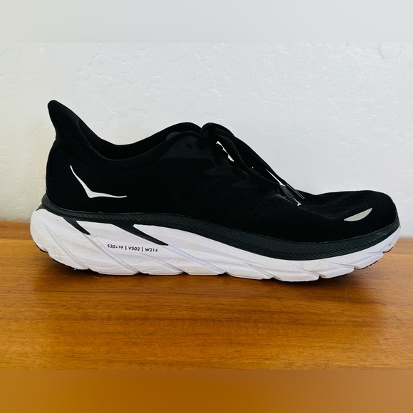 HOKA One Clifton 8 Women’s 9.5B Black White Mesh Shoes Sneakers Worn a Few Times - Picture 2 of 9
